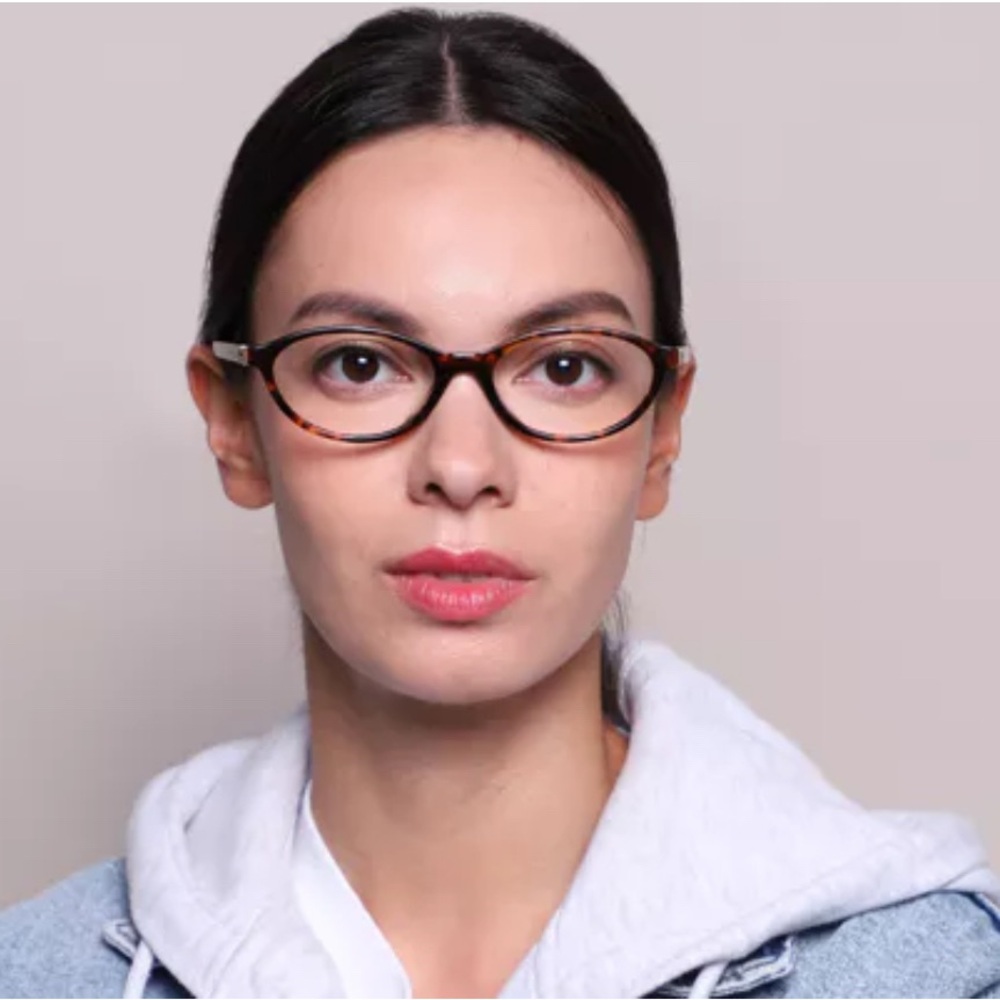Miu Miu VMU 09X 52[]17 VAU-1O1 140
Honey Havana Oval